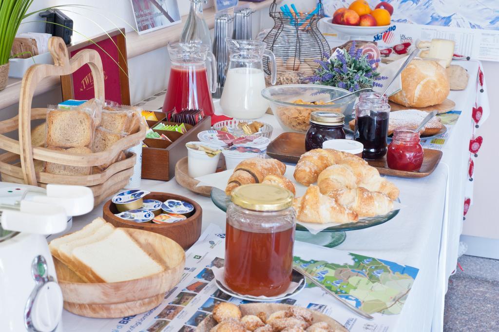 B&B Il Pettirosso Malonno Dış mekan fotoğraf